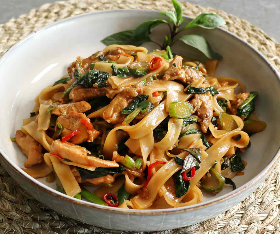 Pad Thai vs Drunken Noodles: A Battle of Thai Noodle Delights